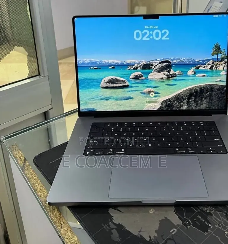 New Laptop Apple MacBook 32GB SSD 512GB