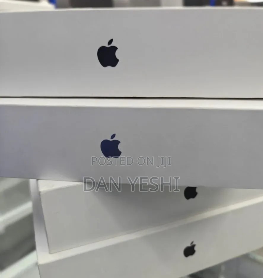 New Laptop Apple MacBook Pro 2025 M5 36GB Apple M5 SSD 2T
