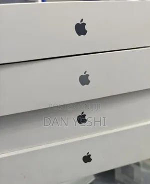 New Laptop Apple MacBook Pro 2025 M5 36GB Apple M5 SSD 2T