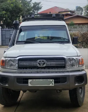 Toyota Land Cruiser 2013 White