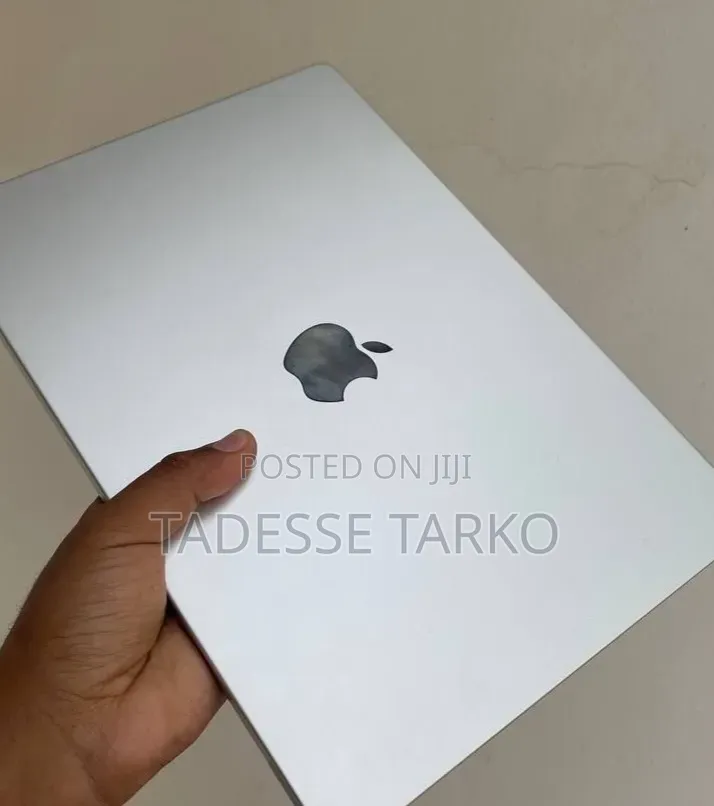 New Laptop Apple MacBook Pro 2024 M4 16GB Apple M4 Pro SSD 512GB