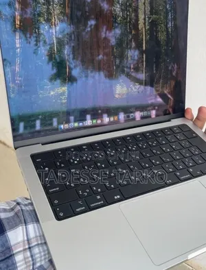 New Laptop Apple MacBook Pro 2024 M4 16GB Apple M4 Pro SSD 512GB