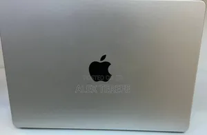 New Laptop Apple MacBook Pro 2024 M3 8GB Apple M3 SSD 512GB