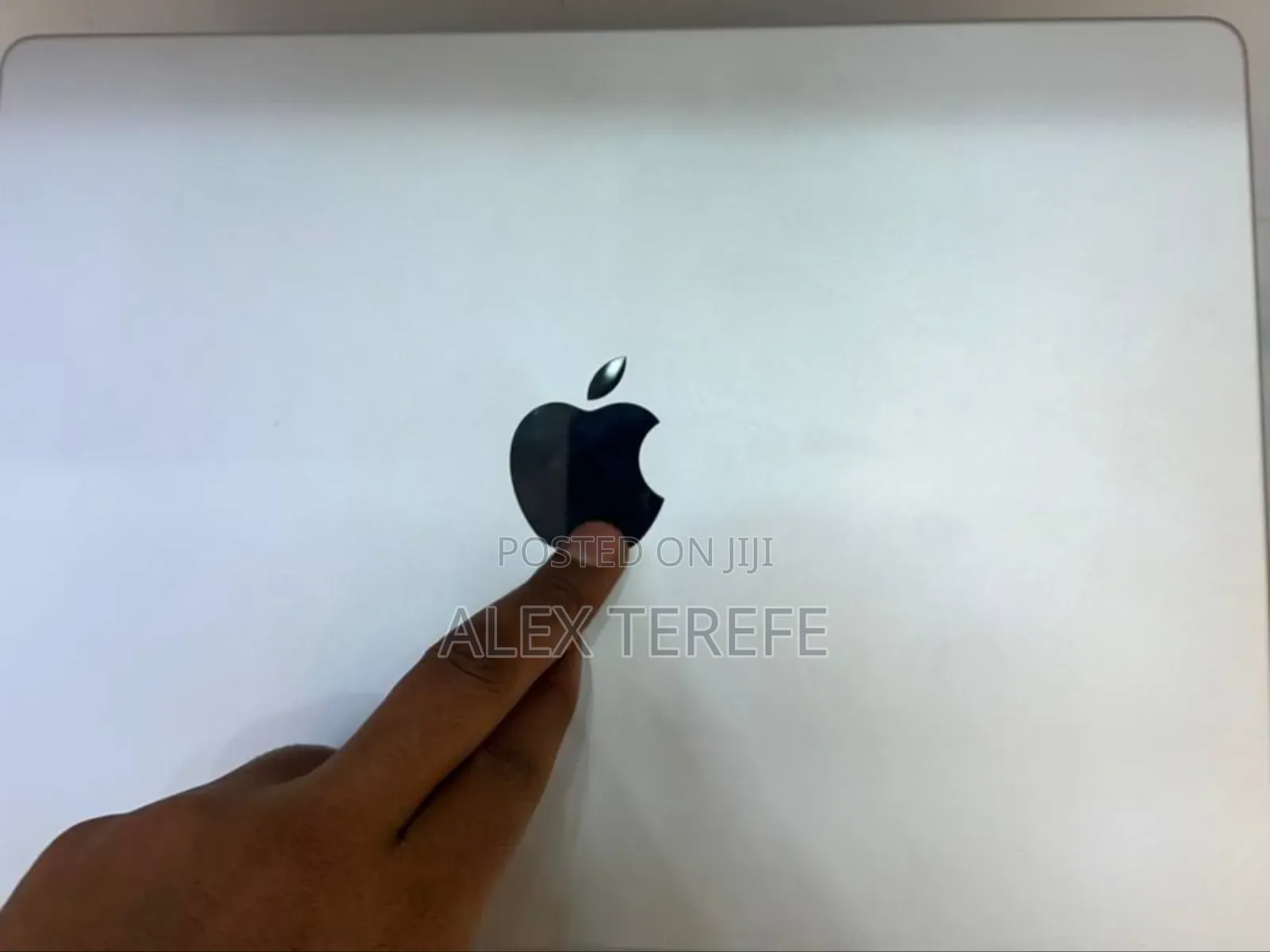 New Laptop Apple MacBook Pro 2024 M3 8GB Apple M3 SSD 512GB