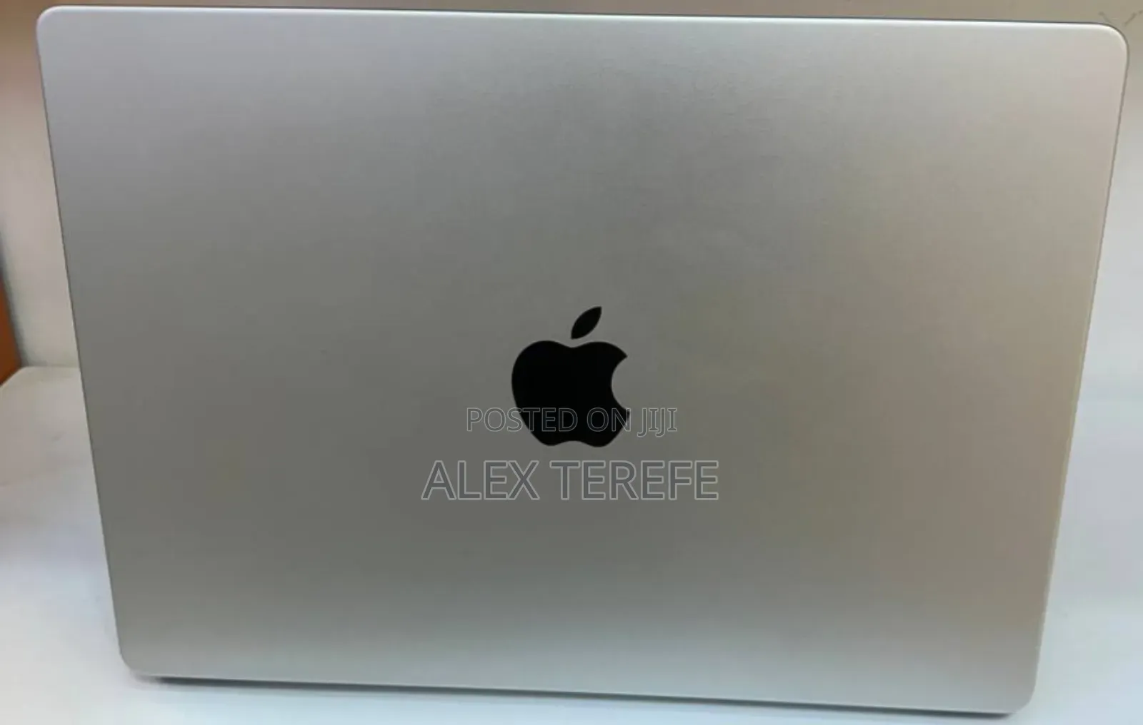 New Laptop Apple MacBook Pro 2024 M3 8GB Apple M3 SSD 512GB