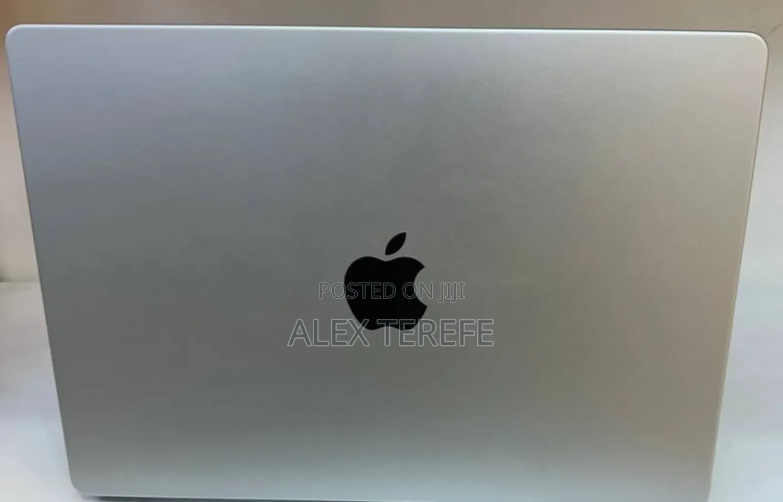 New Laptop Apple MacBook Pro 2024 M3 8GB Apple M3 SSD 512GB