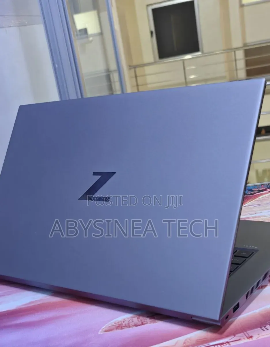 New Laptop HP ZBook Create G7 32GB Intel Core i7 SSD 512GB