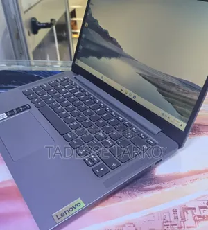 New Laptop Lenovo 8GB Intel Core i5 SSD 512GB
