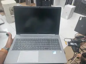 Laptop HP ZBook Power G9 i7 16GB Intel Core i7 SSD 1T