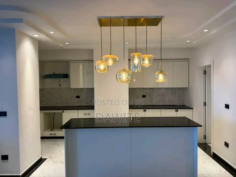 Furnished 4bdrm Apartment in የግል አፓርታማ, Bole for sale