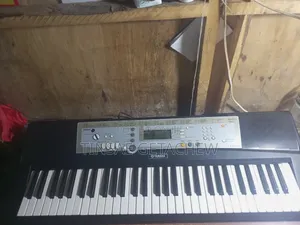 Yamaha PSR- E203