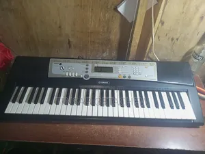 Yamaha PSR- E203