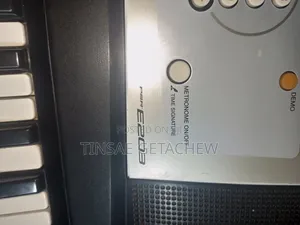 Yamaha PSR- E203