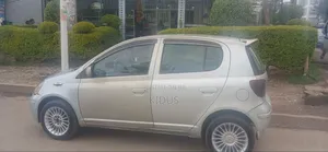 Toyota Vitz 2002 Gold