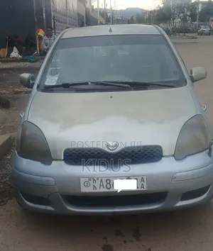 Toyota Vitz 2002 Gold