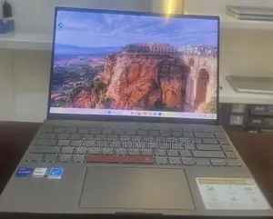 New Laptop Asus Zenbook 14 16GB Intel Core i7 SSD 512GB