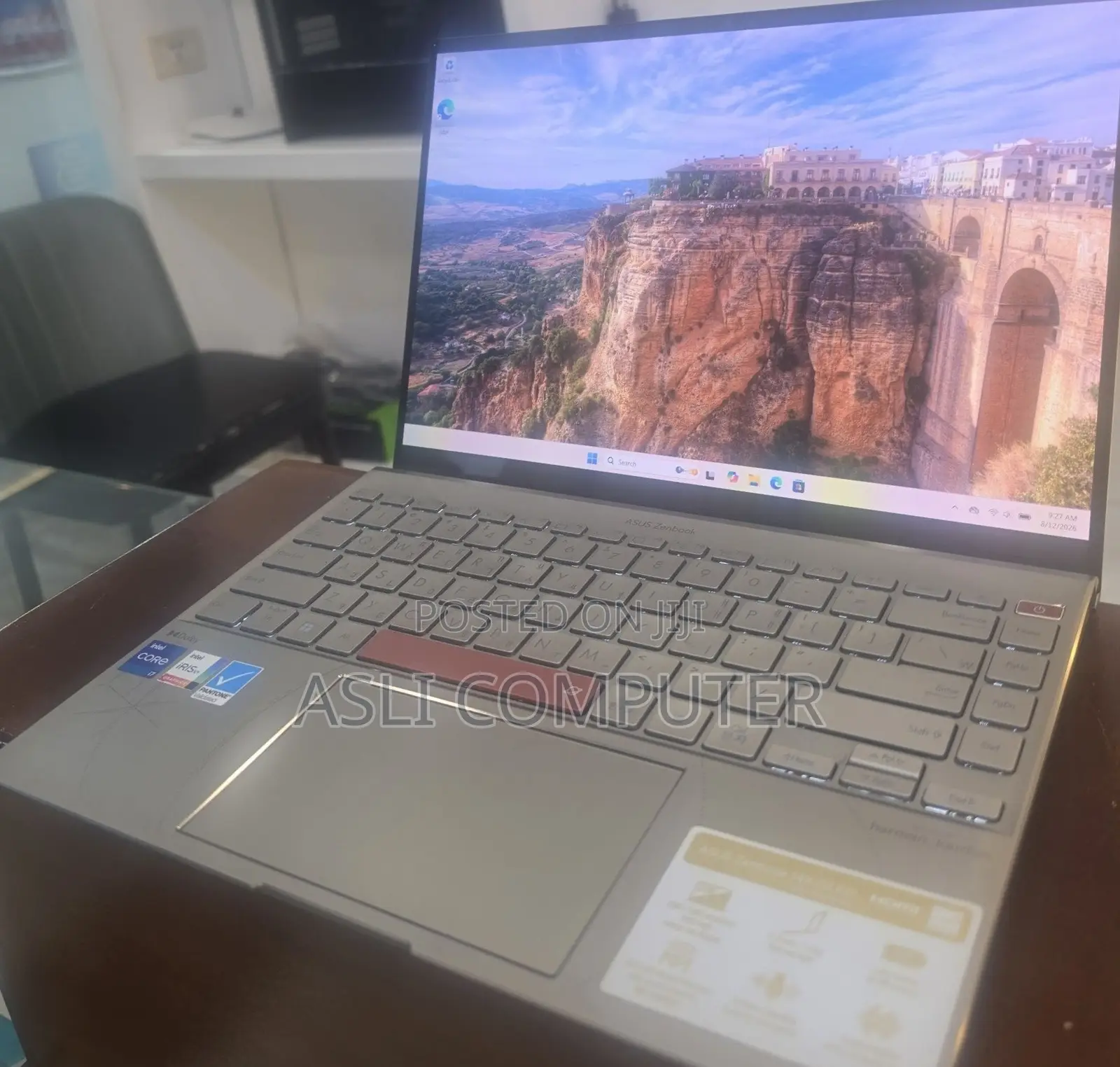 New Laptop Asus Zenbook 14 16GB Intel Core i7 SSD 512GB