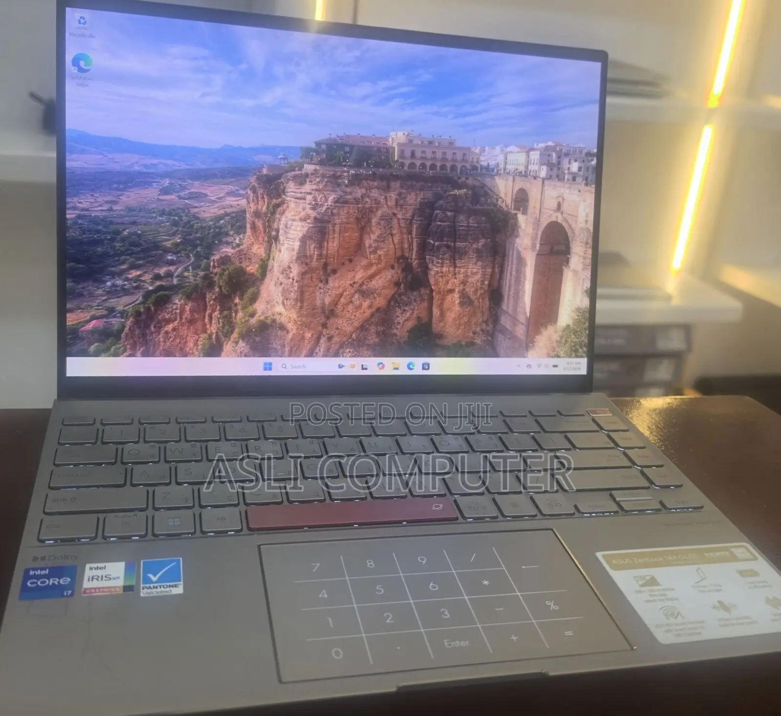 New Laptop Asus Zenbook 14 16GB Intel Core i7 SSD 512GB