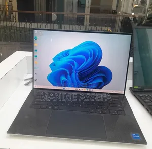 New Laptop Dell XPS 15 16GB Intel Core i7 SSD 512GB