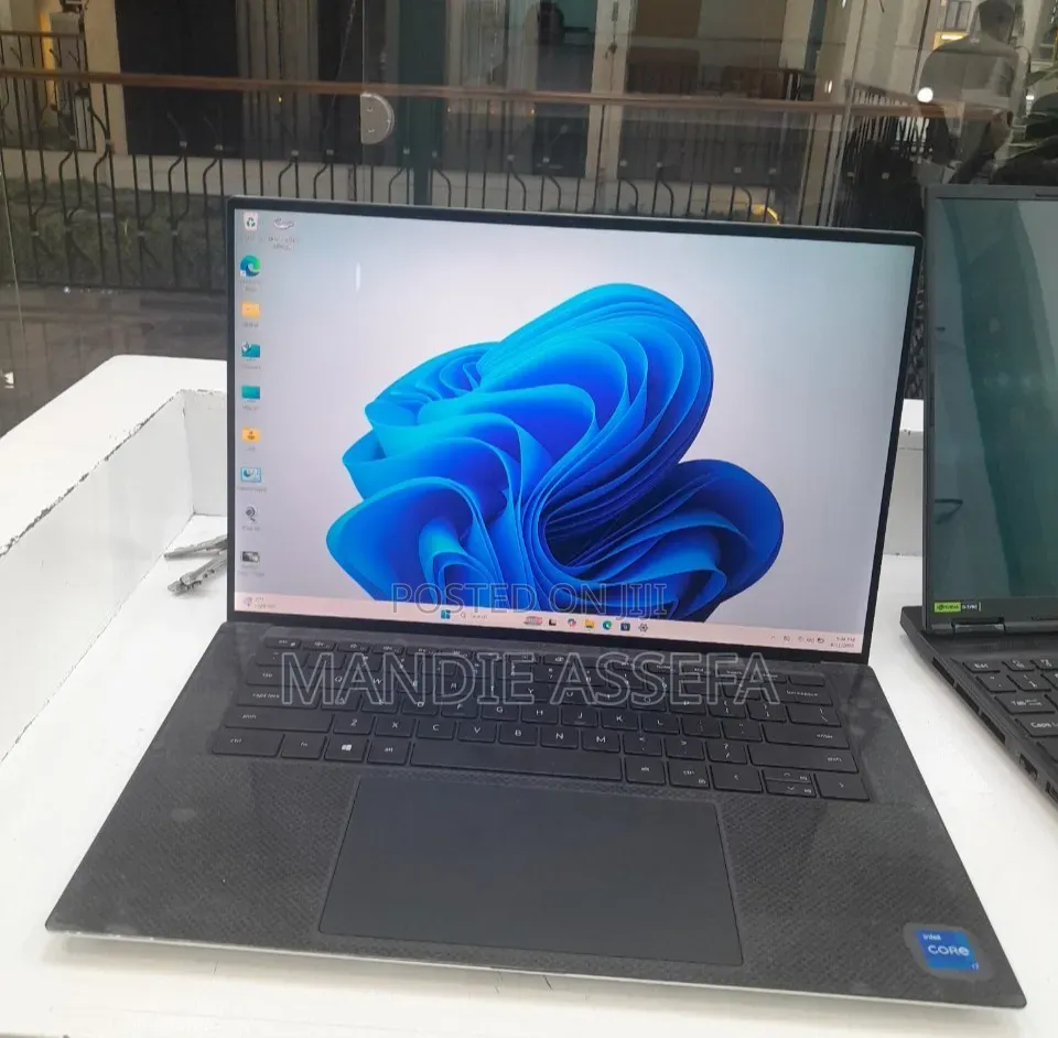 New Laptop Dell XPS 15 16GB Intel Core i7 SSD 512GB