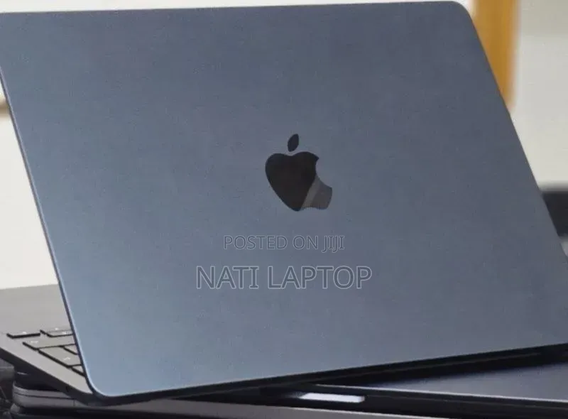 New Laptop Apple MacBook Air 2025 M4 16GB Apple M4 SSD 256GB