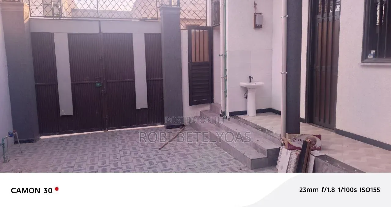 Furnished 5bdrm House in L Sheep, East Shewa for sale