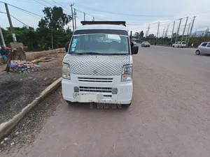 Suzuki 250 2012 White