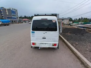 Suzuki 250 2012 White