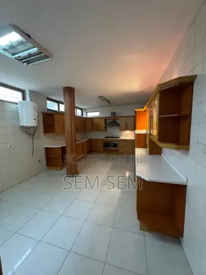7bdrm Villa in Yeka for rent
