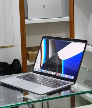 New Laptop Apple MacBook Pro 2019 16GB Intel Core i7 SSD 512GB