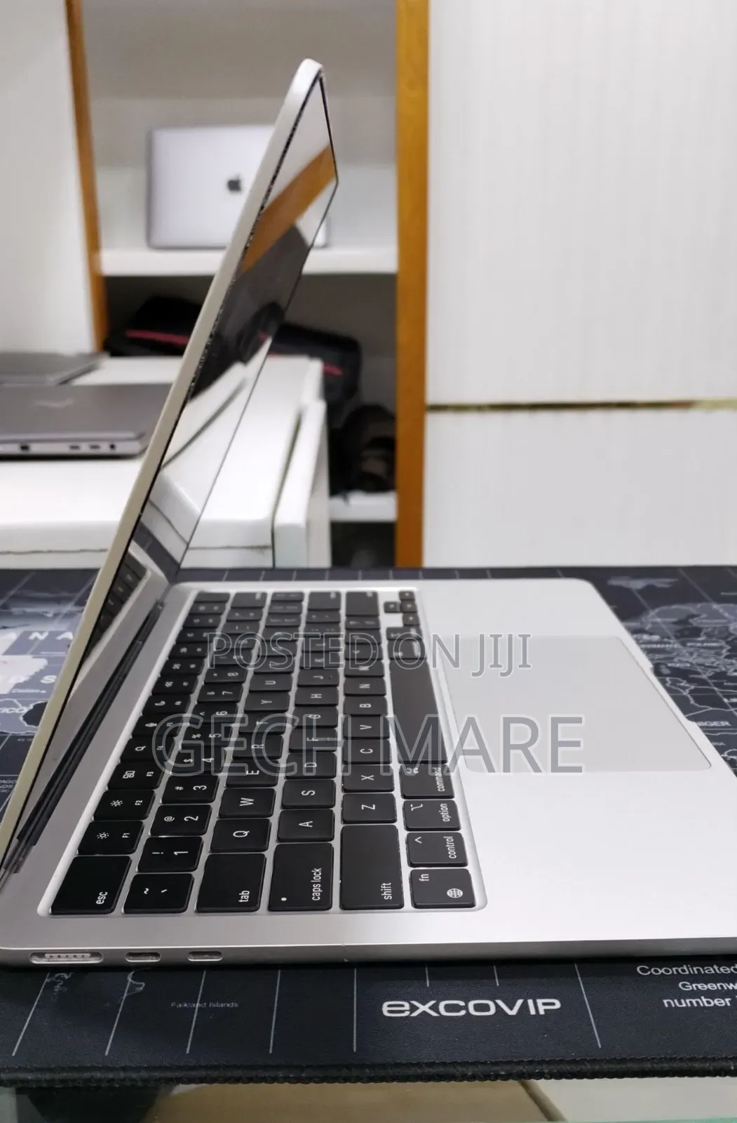 New Laptop Apple MacBook Air 2022 M2 8GB Apple M2 SSD 256GB
