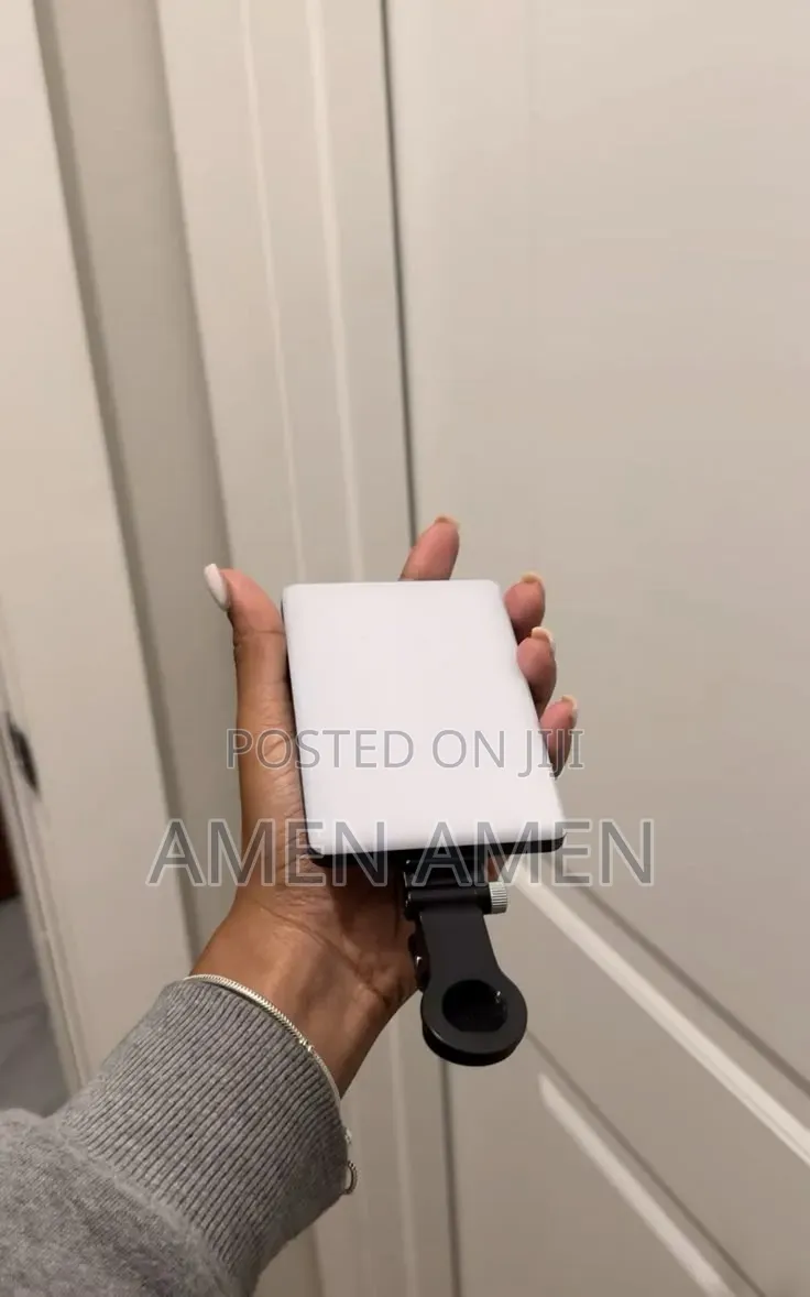 Portable Clip-on LED Fill Light