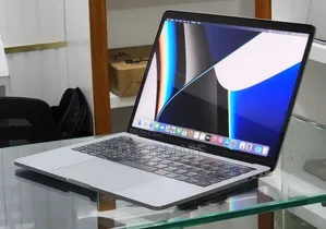 New Laptop Apple MacBook Pro 2019 16GB Intel Core i7 SSD 512GB