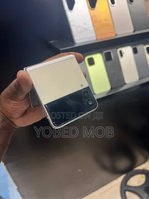 New Samsung Galaxy Z Flip 3 256 GB