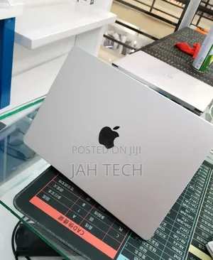 New Laptop Apple MacBook Pro 2025 M5 16GB Apple M5 Pro SSD 512GB