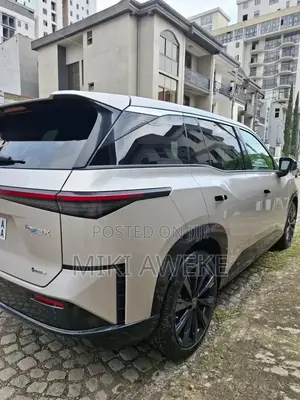 Toyota bZ3 2025 White