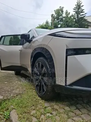 Toyota bZ3 2025 White
