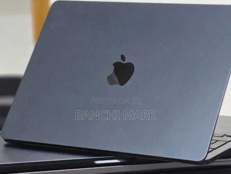 New Laptop Apple MacBook Air 2025 M4 16GB Apple M4 SSD 256GB