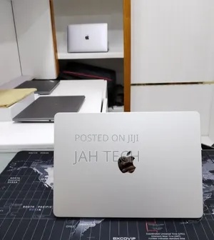 New Laptop Apple MacBook Air 2022 M2 8GB Apple M2 SSD 256GB