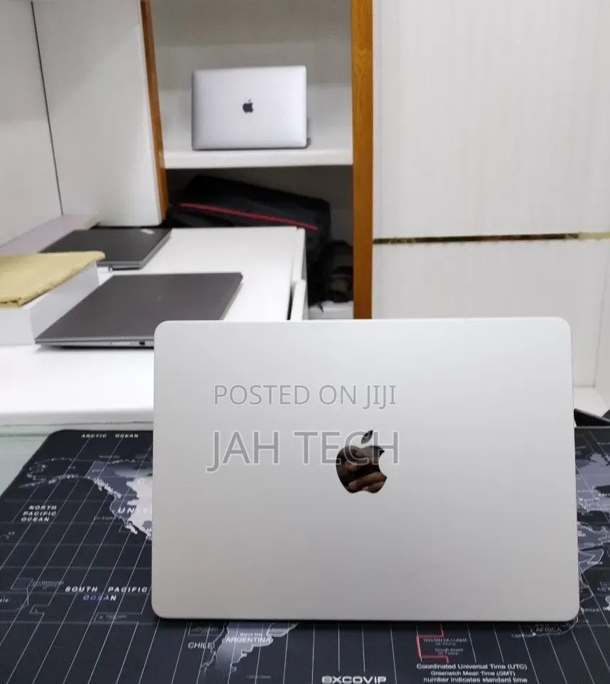 New Laptop Apple MacBook Air 2022 M2 8GB Apple M2 SSD 256GB