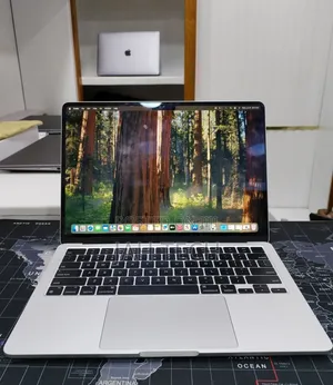 New Laptop Apple MacBook Air 2022 M2 8GB Apple M2 SSD 256GB