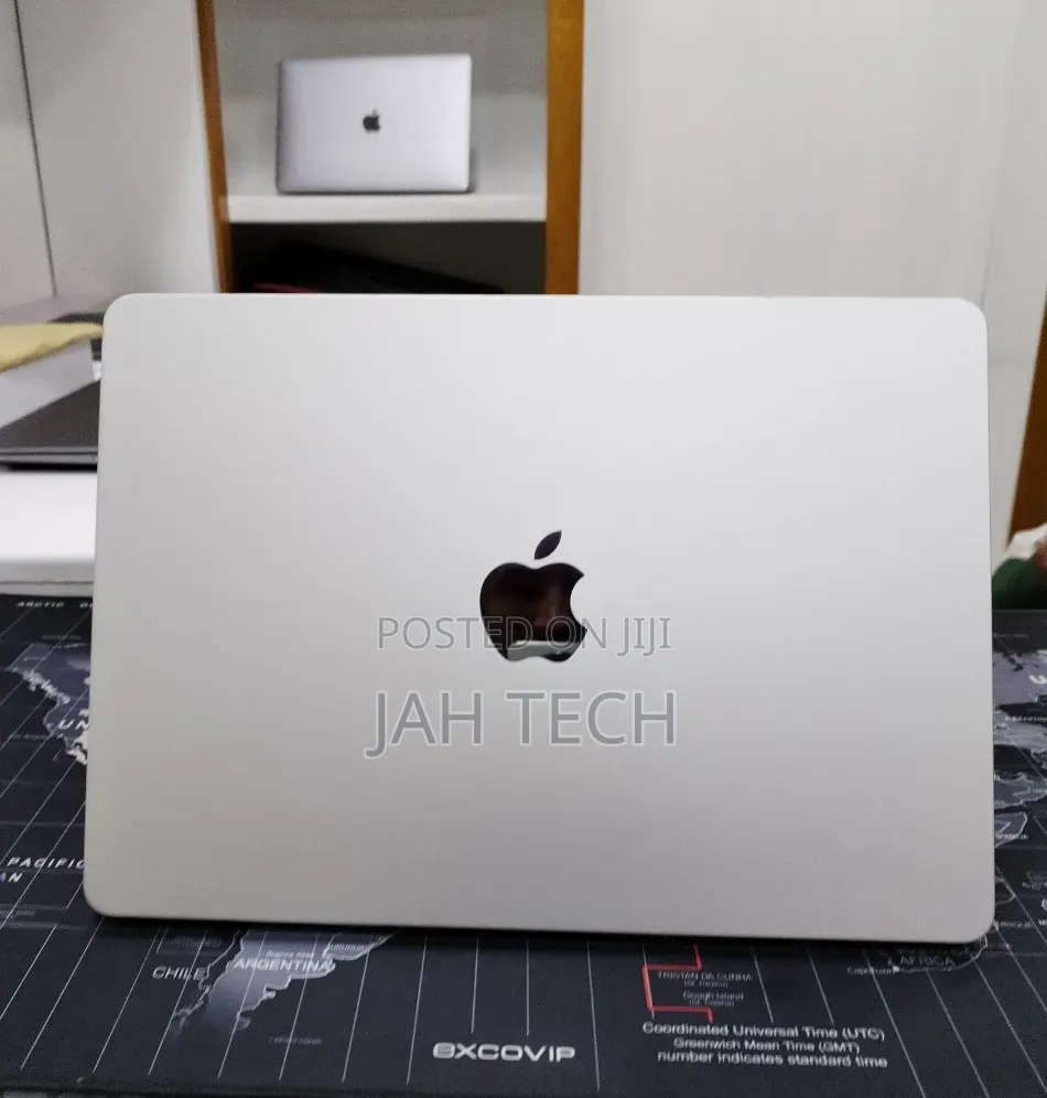 New Laptop Apple MacBook Air 2022 M2 8GB Apple M2 SSD 256GB