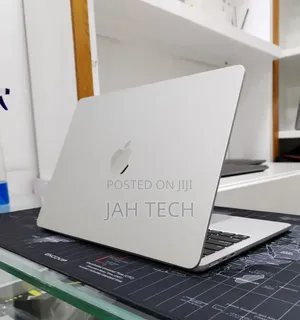 New Laptop Apple MacBook Air 2022 M2 8GB Apple M2 SSD 256GB
