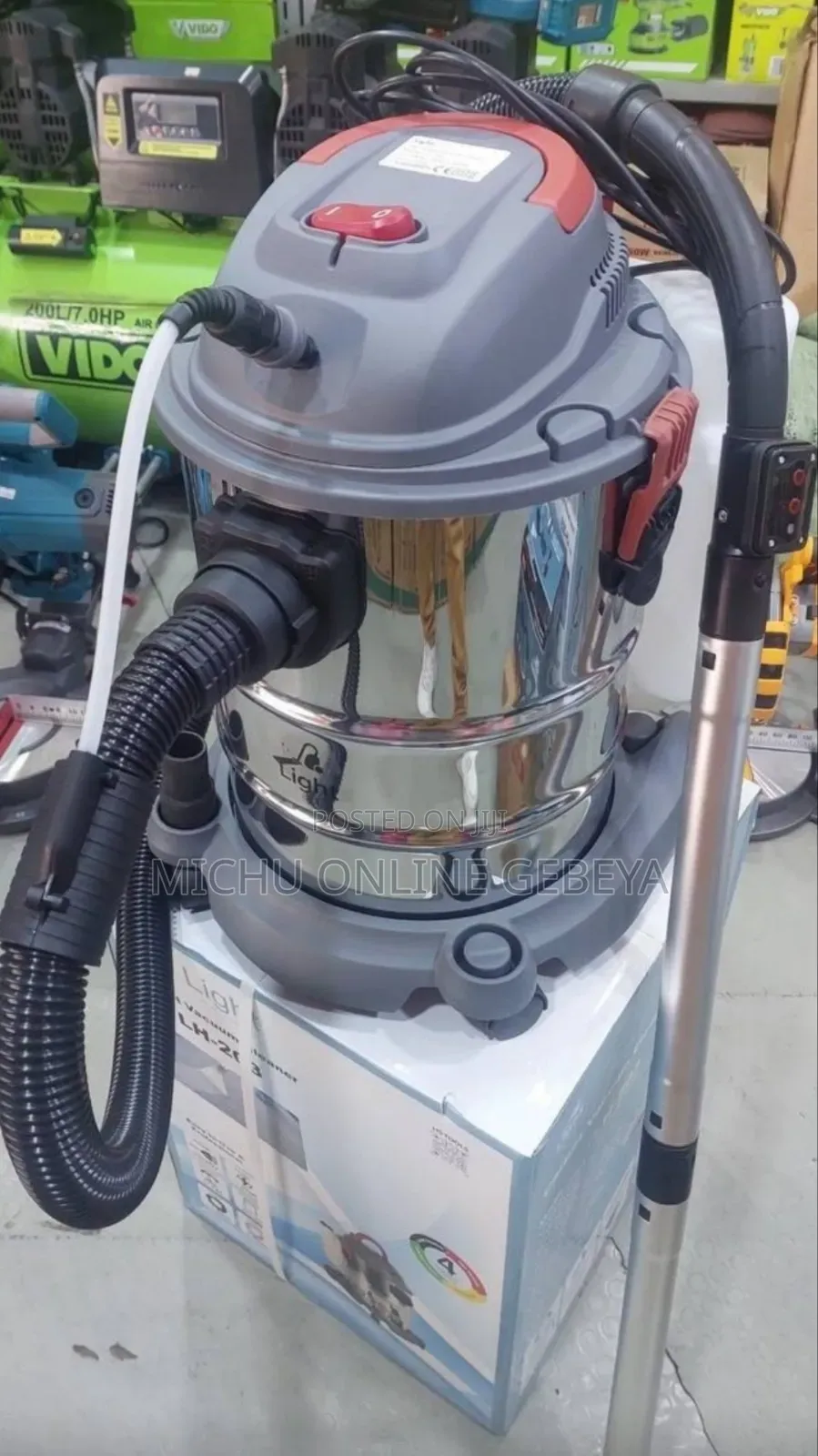 4 አይነት አገልግሎት የሚሰጥ Light 25L Carpet Vacuum Cleaner