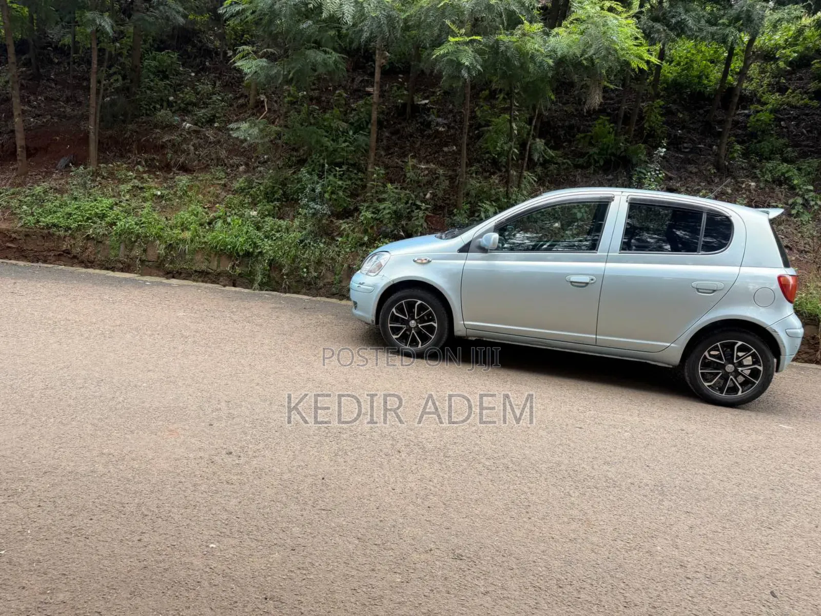 Toyota Vitz 2004 Blue