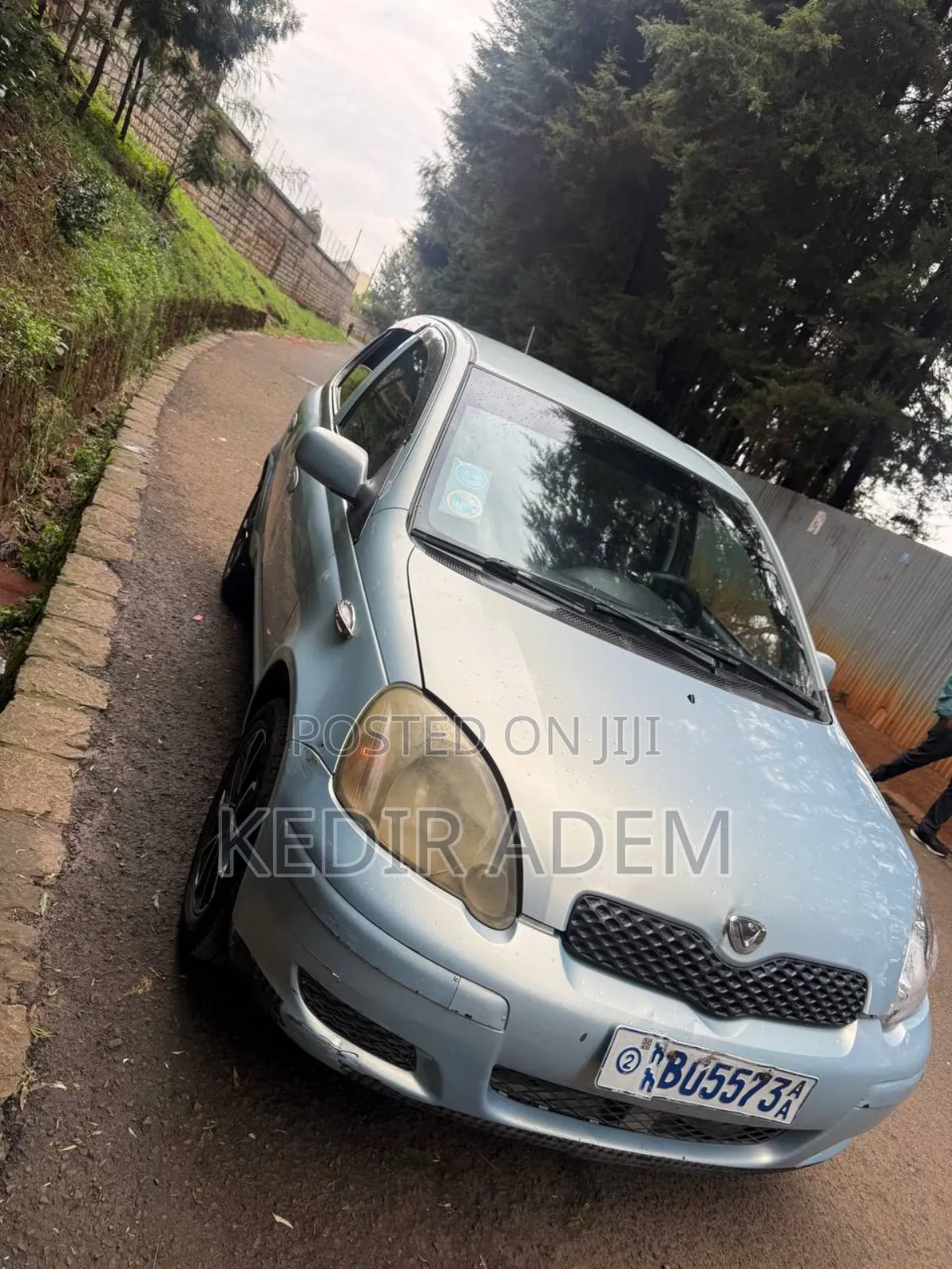 Toyota Vitz 2004 Blue