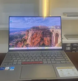 New Laptop Asus Zenbook 14 16GB Intel Core i7 SSD 512GB