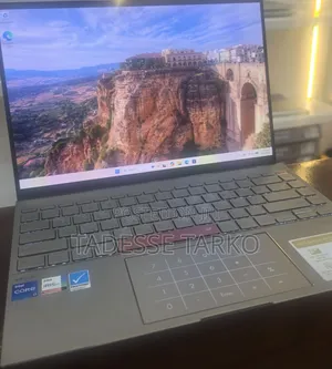 New Laptop Asus Zenbook 14 16GB Intel Core i7 SSD 512GB