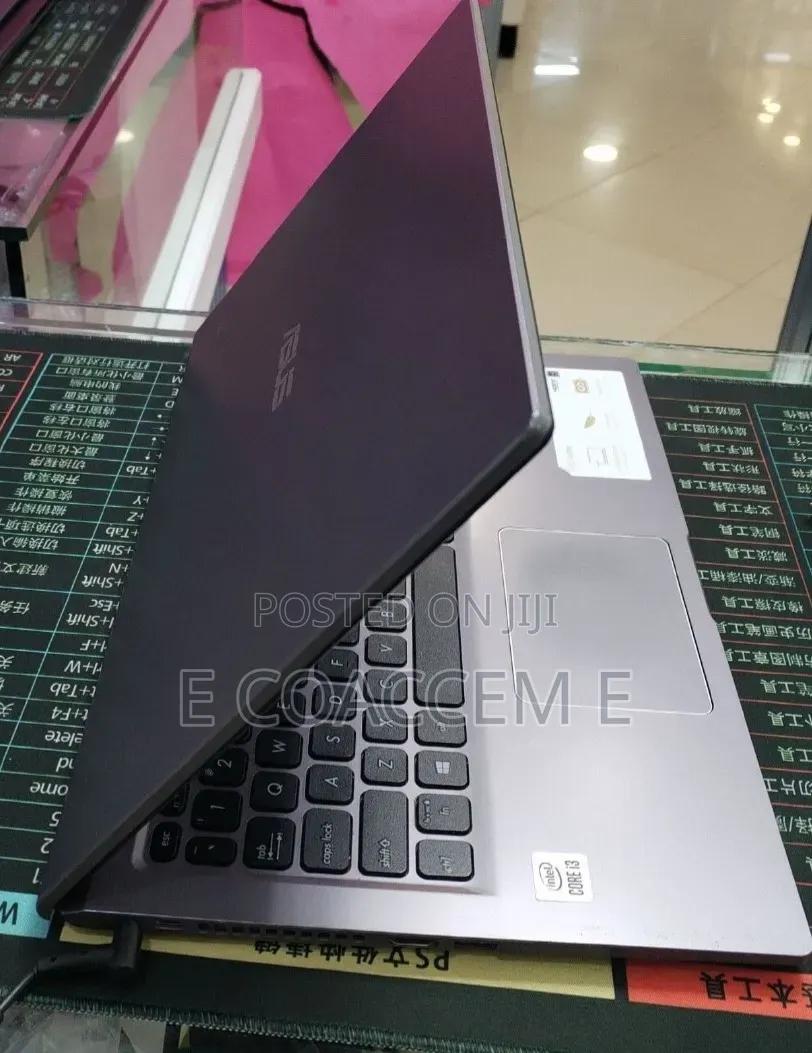 New Laptop Asus Vivobook 15 8GB Intel Core i3 SSD 256GB