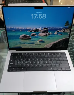 New Laptop Apple MacBook Pro 2025 M5 16GB Apple M5 Pro SSD 512GB